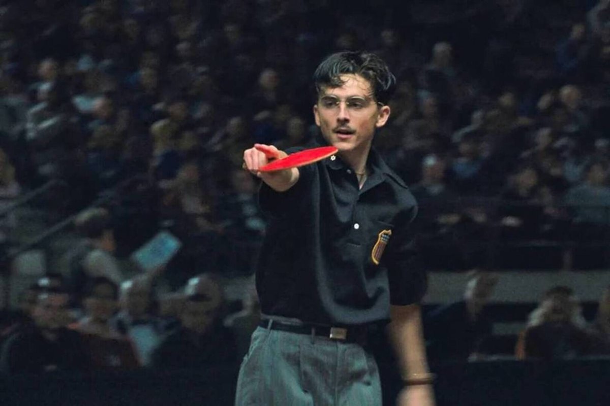 Timothée Chalamet in una scena di Marty Supreme