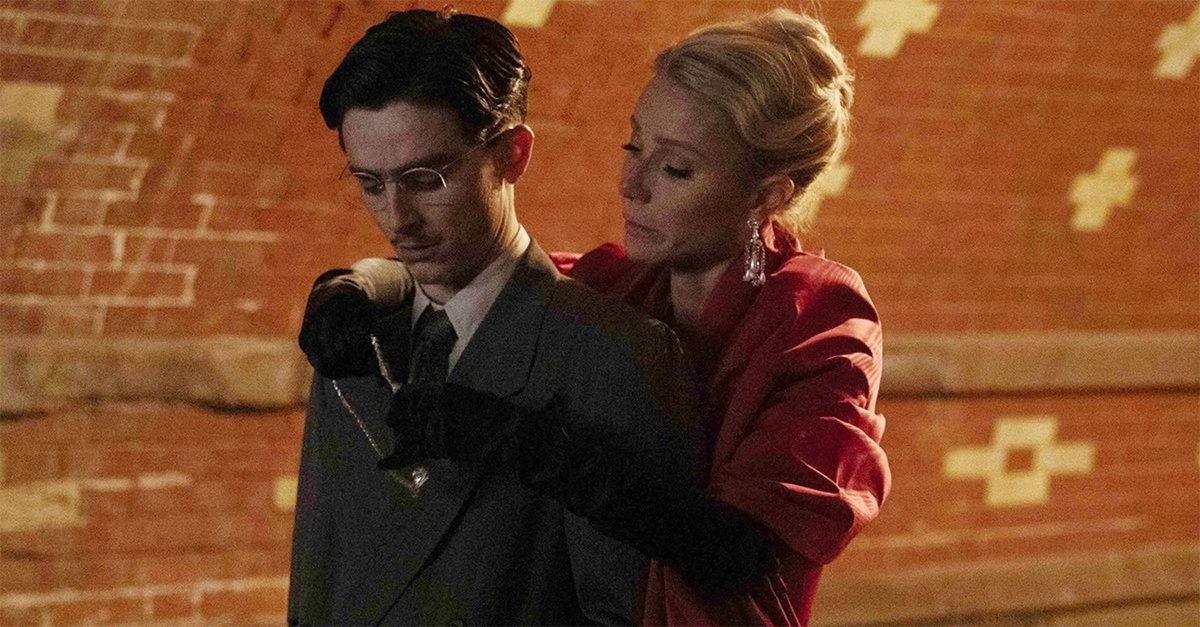 Timothée Chalamet e Gwyneth Paltrow in una scena di Marty Supreme.