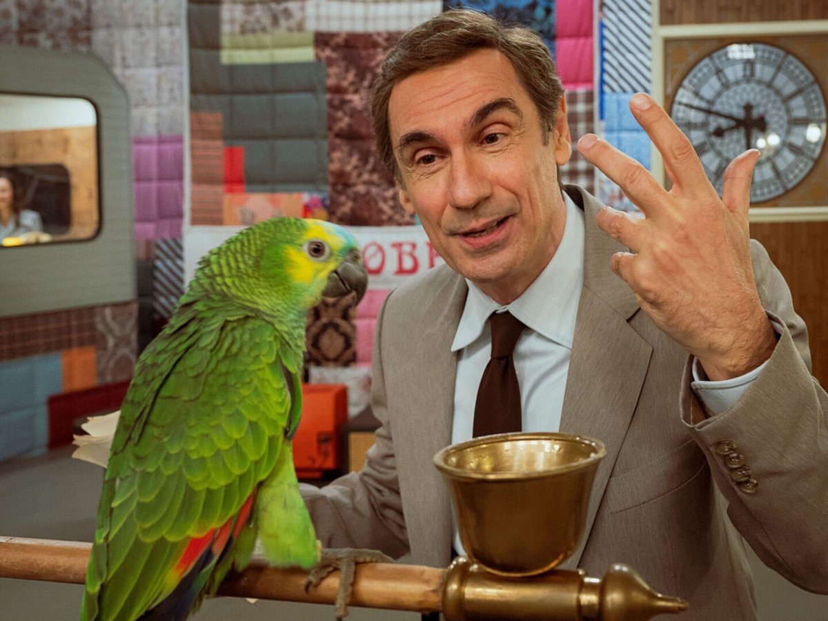 Portobello, arriva la miniserie sul caso Enzo Tortora: ecco cosa devi sapere Una scena dalla serie tv, Portobello.