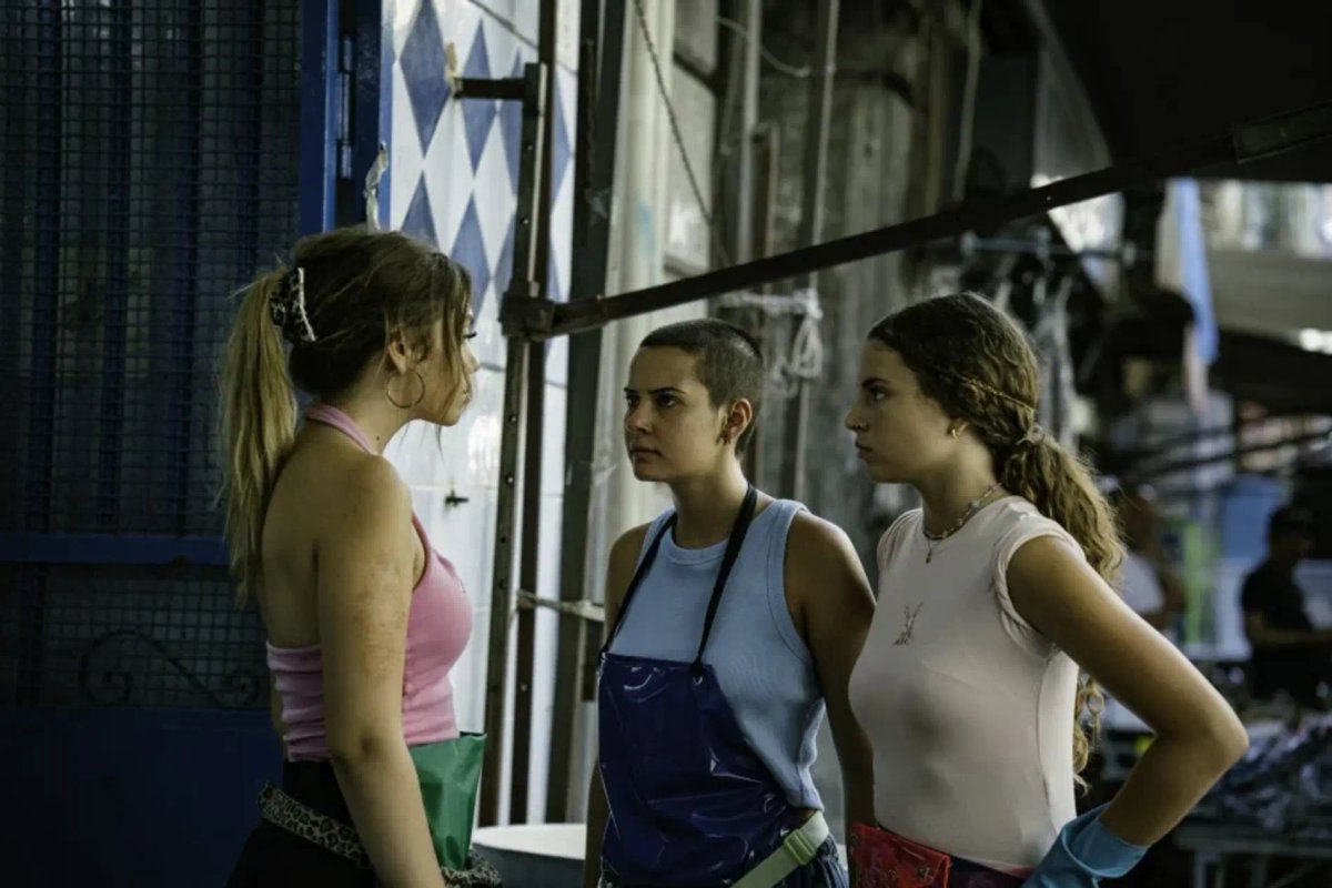 Sharon, Marika e Annarella in Mare fuori 6