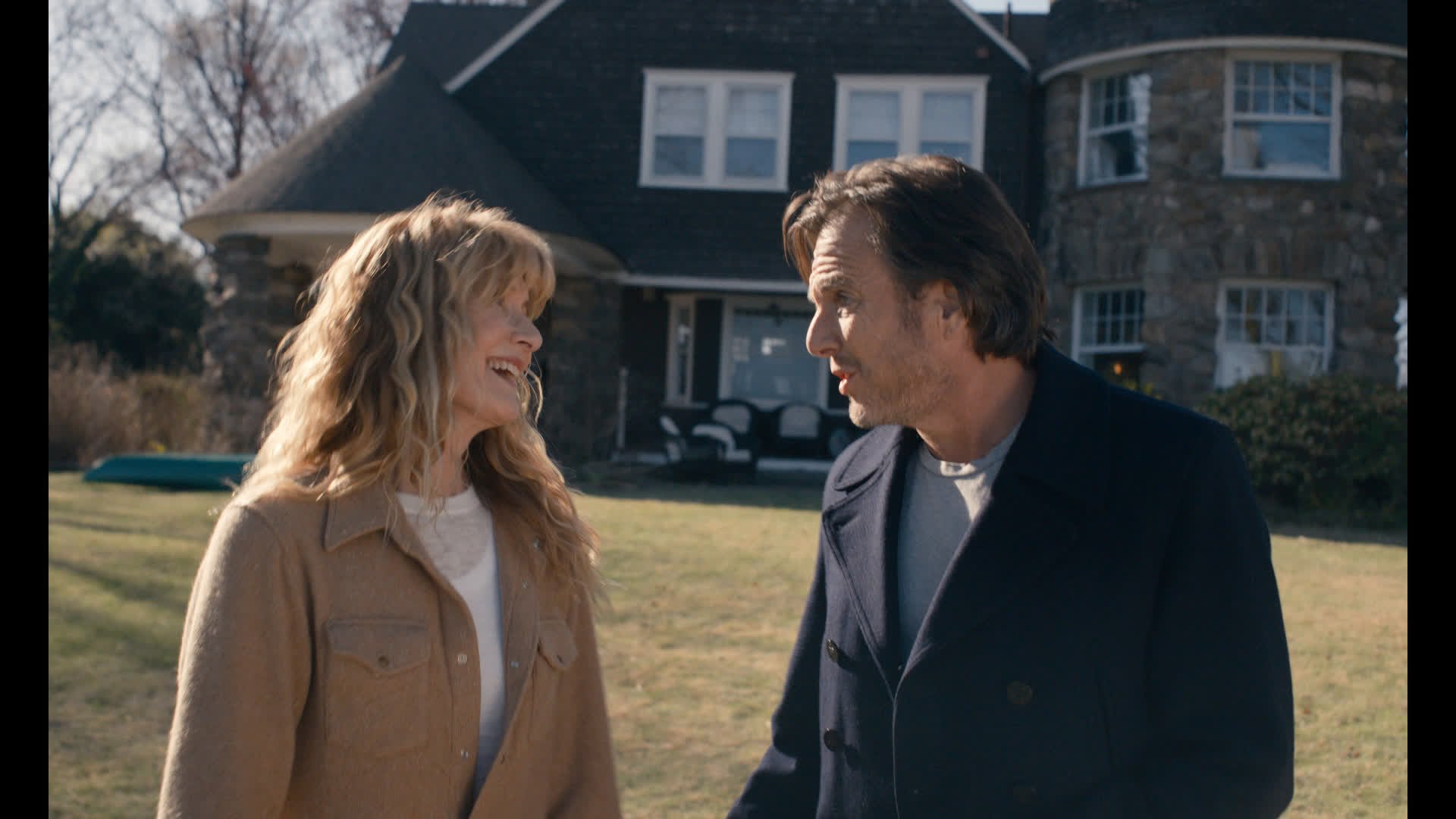 Will Arnett e Laura Dern in una scena del film, È l'ultima battuta?