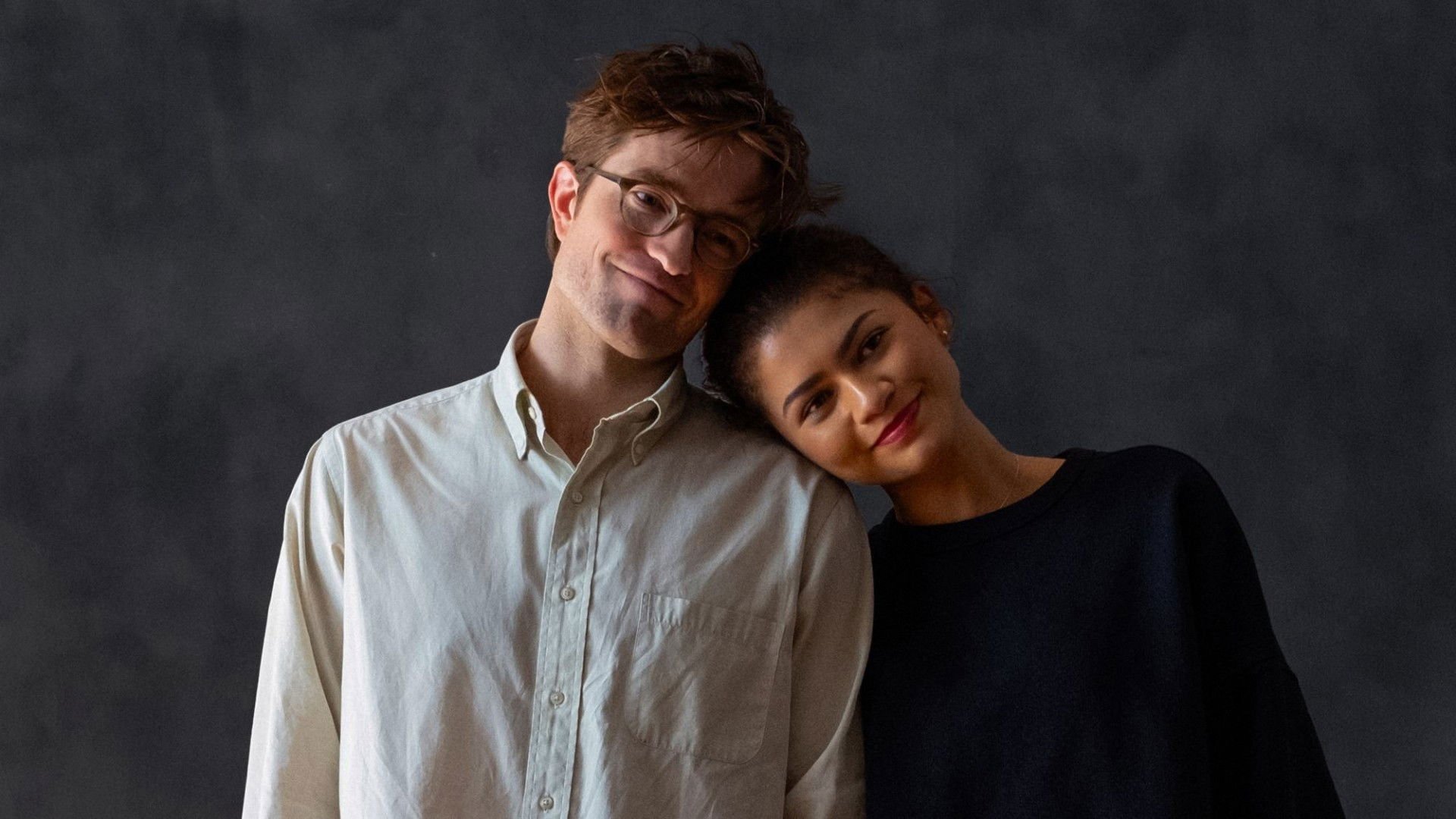 Zendaya e Robert Pattinson dominano il 2026: ecco dove li vedremo ancora quest’anno Sfondo - The Drama - Un segreto è per sempre (2026)