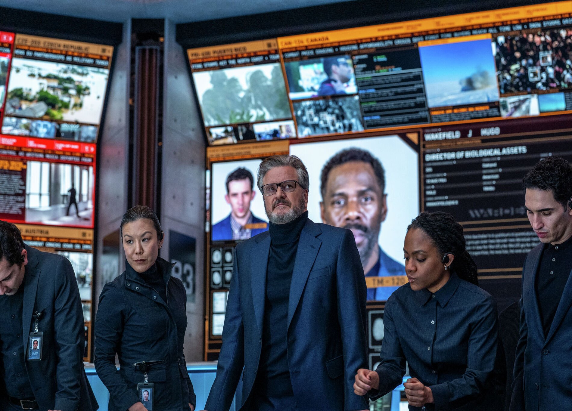 Colin Firth e la Wardex in una scena di Disclosure Day.