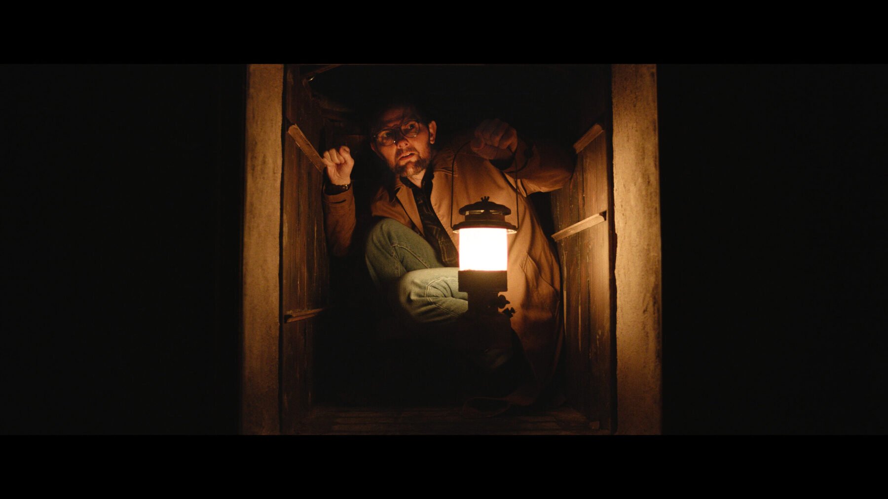 Hokum: trama, cast e tutto quello che devi sapere sul film horror con Adam Scott Immagine dell'articolo: Hokum: trama, cast e tutto quello che devi sapere sul film horror con Adam Scott