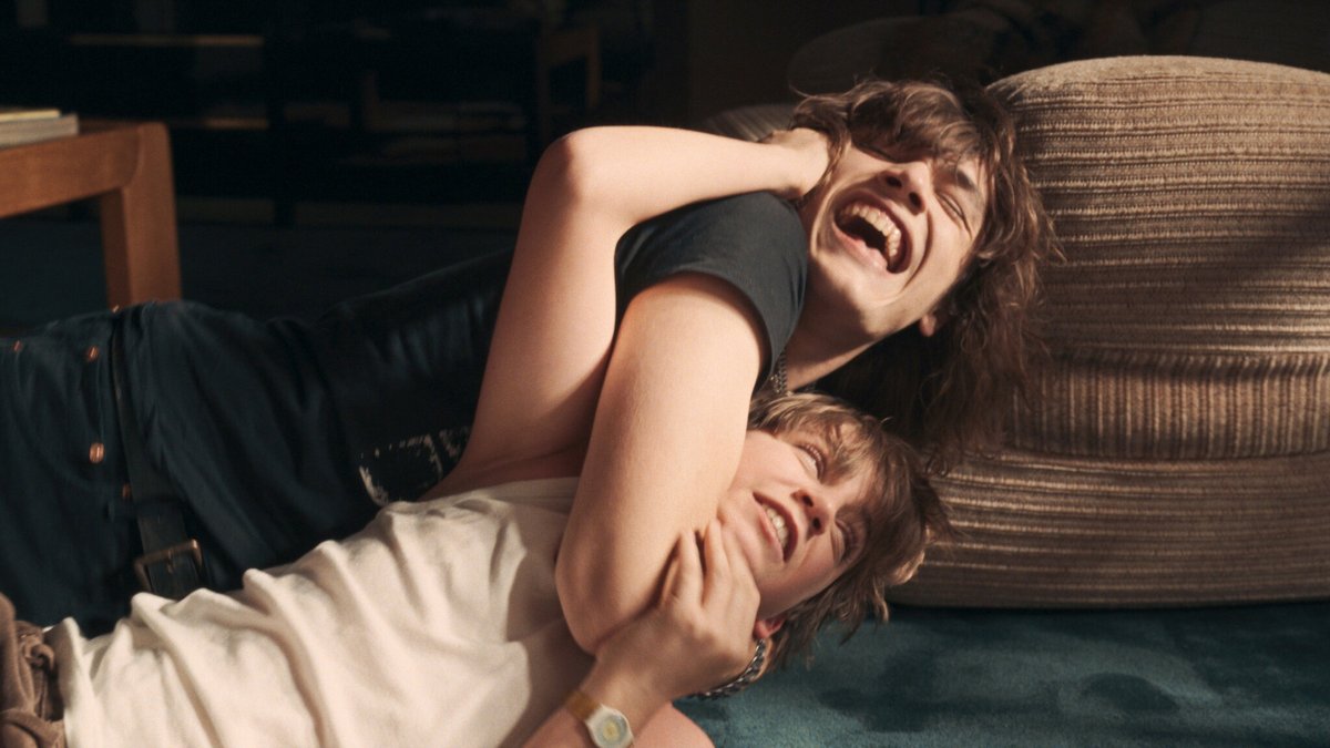 Una scena dal film, Just An Illusion.